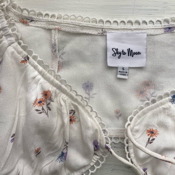 Floral Crop Top - Picture 4 of 4